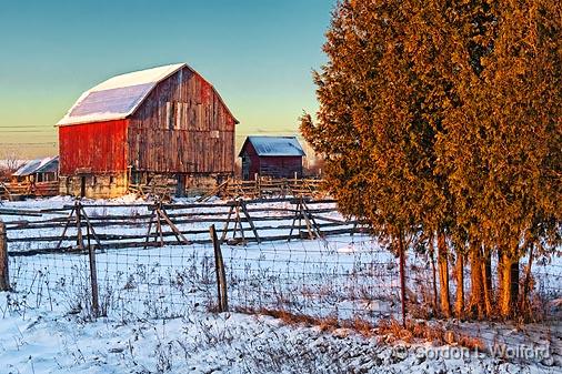 Barn At Sunrise_02751.jpg - Photographed near Jasper, Ontario, Canada.